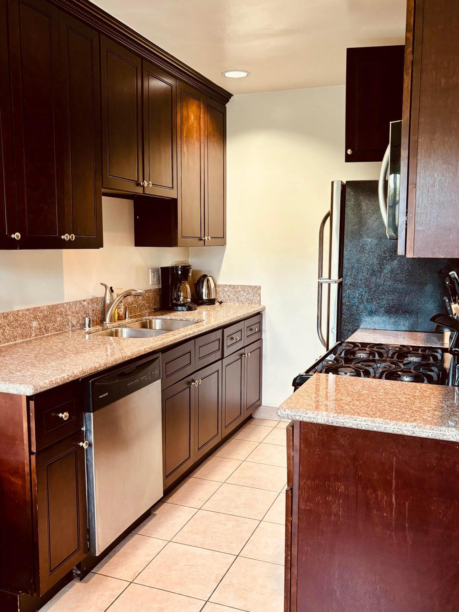 Centrally Located 2 Bed Ucla Apartment لوس أنجلوس المظهر الخارجي الصورة